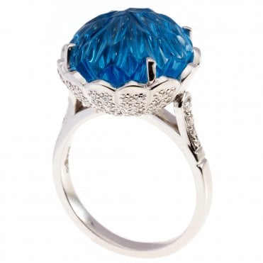 18ct Blue topaz and diamond ring